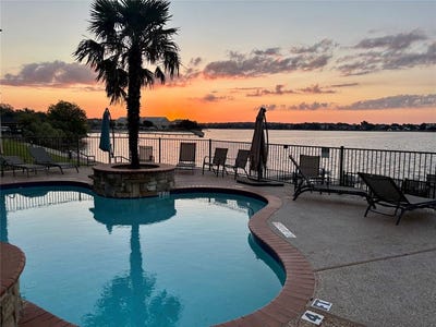 /international/us/401-e-pearl-street-granbury-tx-110104108846/