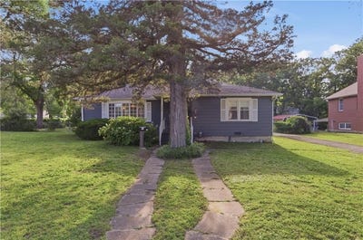 /international/us/105-n-8th-street-fredonia-ks-110108353555/