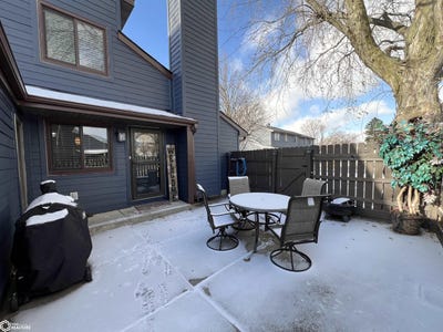 /international/us/1436-n-9th-avenue-place-e-newton-ia-110096240034/