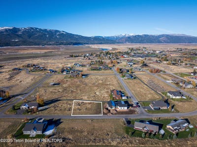 /international/us/columbine-street-lot-70-alpine-wy-110103331805/