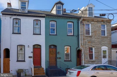 /international/us/10-locust-street-lancaster-pa-110120096667/