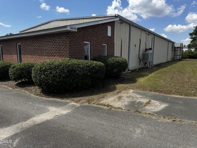 /international/us/3802-w-vernon-avenue-kinston-nc-110108449126/
