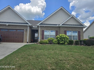 /international/us/2207-frewin-court-sevierville-tn-110101217915/