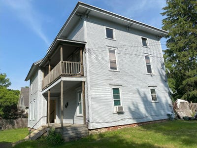 /international/us/2-arlington-street-essex-junction-vt-110107004875/