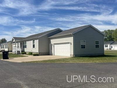 /international/us/57-kenneally-boulevard-gladstone-mi-110108493591/