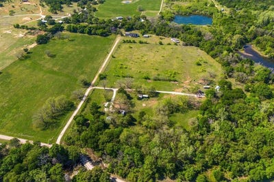 /international/us/120-county-road-3646-clifton-tx-110107195095/