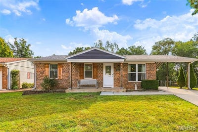 /international/us/910-oak-trail-court-fenton-mn-110120511479/