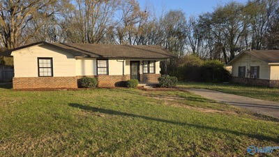 /international/us/628-canterbury-avenue-decatur-al-110107478079/