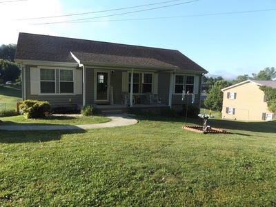 /international/us/151-w-grayson-st-hillsville-va-110109119063/