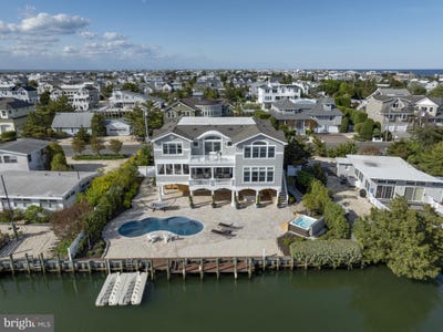 /international/us/18-panorama-long-beach-township-nj-110099029471/