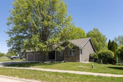 /international/us/315-sherrylynn-boulevard-pleasant-hill-ia-110107963767/