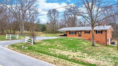 /international/us/104-pop-davis-road-taylorsville-nc-110098037295/