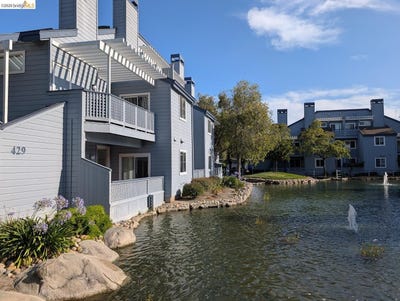 /international/us/429-cork-harbour-cir-redwood-city-ca-110109116156/