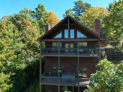 /international/us/1281-tipton-heights-hiawassee-ga-110120154859/