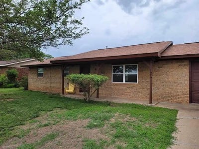 /international/us/107-s-21st-street-frederick-ok-110104430844/