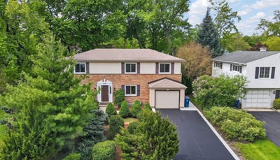 /international/us/208-pine-street-deerfield-il-110108128655/