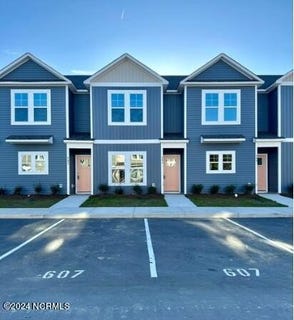 /international/us/607-jacks-crossing-road-hubert-nc-110100447412/