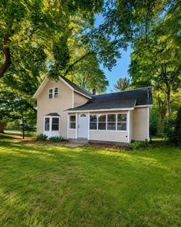 /international/us/303-rathburn-howard-city-mi-110119749094/
