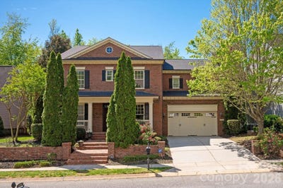 /international/us/21307-baltic-drive-cornelius-nc-110107266372/