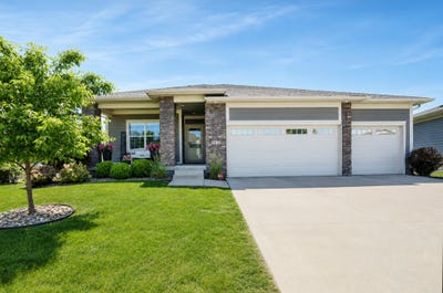 /international/us/9425-bellflower-lane-norwalk-ia-110108541272/