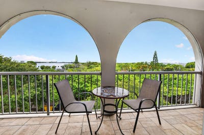 /international/us/250-ne-20th-street-boca-raton-fl-110108605295/