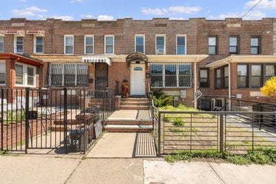 /international/us/50-61-46th-street-queens-ny-110106062469/