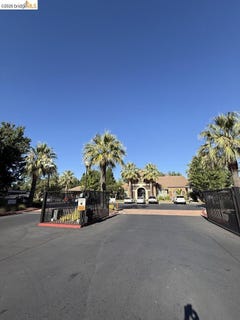 /international/us/8434-walerga-rd-antelope-ca-110109187344/