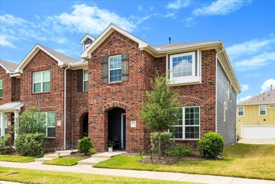 /international/us/3915-hometown-boulevard-heartland-tx-110107377537/