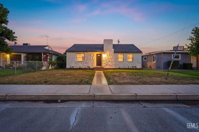 /international/us/312-real-road-bakersfield-ca-110107692868/