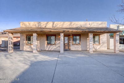 /international/us/8056-e-valley-road-prescott-valley-az-110108220860/