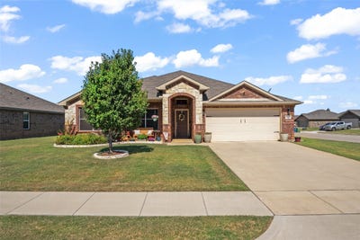 /international/us/4126-bridle-path-lane-sanger-tx-110106844862/