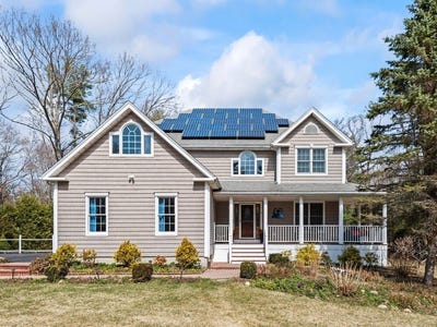 /international/us/9-santom-st-auburn-ma-110106917342/