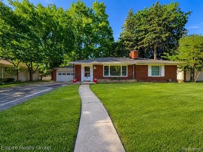 /international/us/17300-buckingham-avenue-beverly-hills-vlg-mi-110108547400/