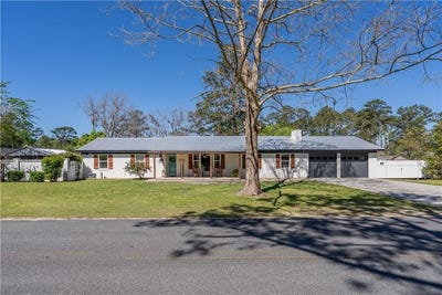 /international/us/2075-sylvia-lane-waycross-ga-110098380658/