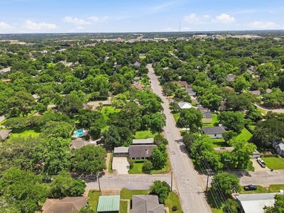 /international/us/511-west-val-verde-street-brenham-tx-110108443959/