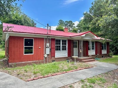/international/us/2042-sniders-highway-walterboro-sc-110092739977/