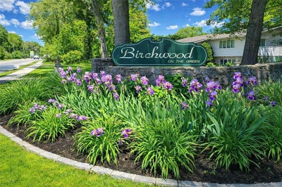 /international/us/4426-wilshire-lane-oakdale-ny-110120121630/