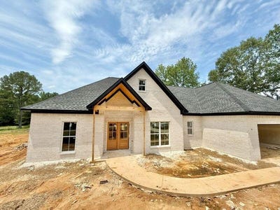 /international/us/2644-countrywood-road-tupelo-ms-110101290146/