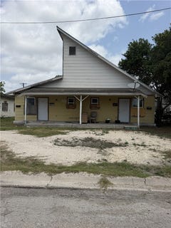 /international/us/339-kansas-street-robstown-tx-110108145374/