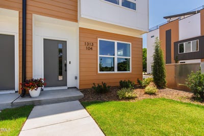 /international/us/1408-sawyer-road-raleigh-nc-110099670024/