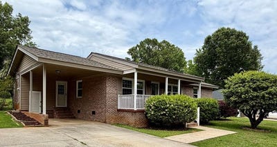 /international/us/328-pinehurst-drive-greenwood-sc-110107966064/