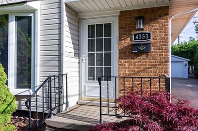 /international/us/4333-manor-avenue-royal-oak-mi-110108741959/