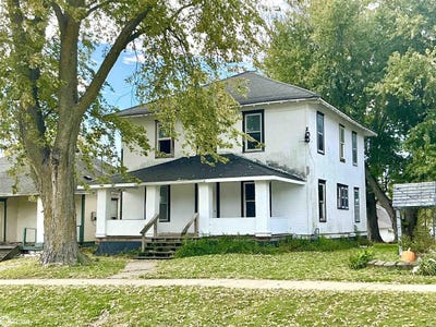 /international/us/1100-s-main-centerville-ia-110120532459/