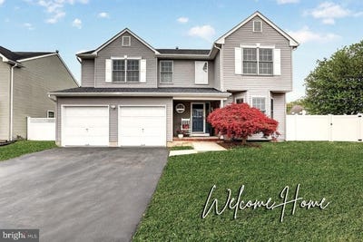 /international/us/14-sunflower-lane-hamilton-nj-110107809141/