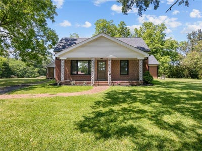 /international/us/1125-friendship-road-seneca-sc-110108177267/