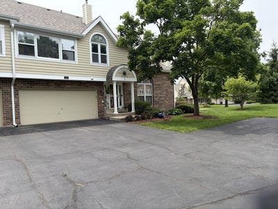 /international/us/1511-barrymore-drive-darien-il-110108260076/