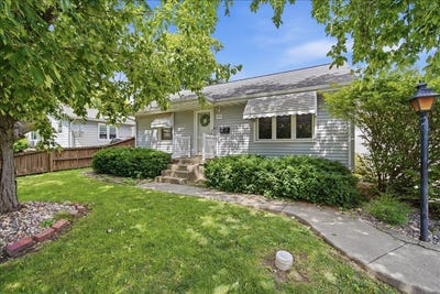 /international/us/1216-s-mason-street-bloomington-il-110108909363/