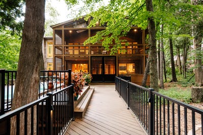 /international/us/310-n-turtle-bay-rd-elkhart-lake-wi-110098455401/