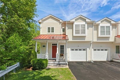 /international/us/164-bear-hill-road-cumberland-ri-110108489070/