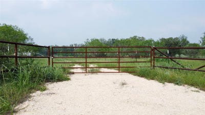 /international/us/4177-old-colony-line-rd-lockhart-tx-110107824666/